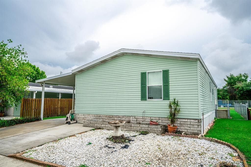8445 FANTASIA PARK WAY RIVERVIEW, FL 33578