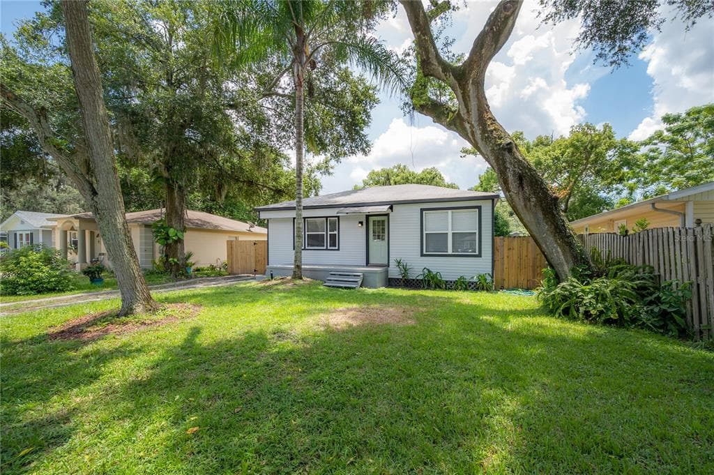 1415 E HANNA AVENUE TAMPA, FL 33604
