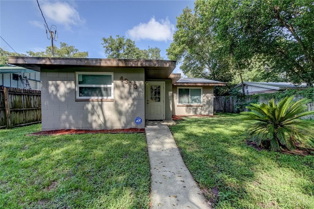4373 POCAHONTAS DRIVE DADE CITY, FL 33523