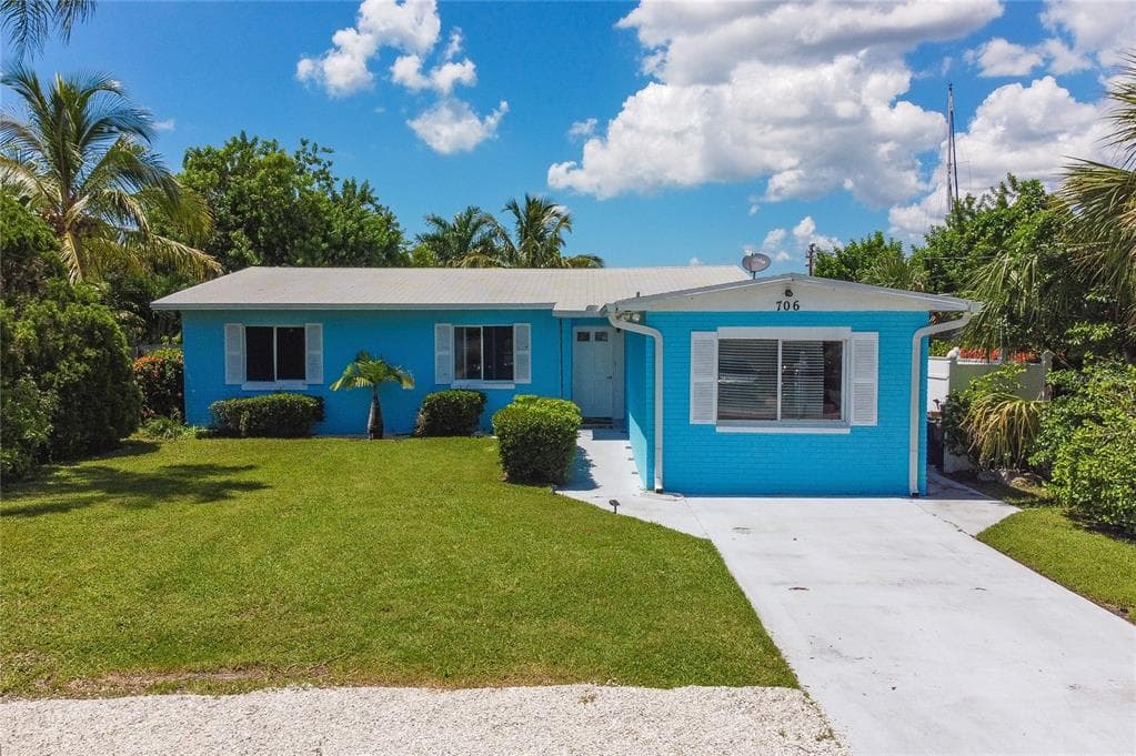 706 SUNSET COVE
