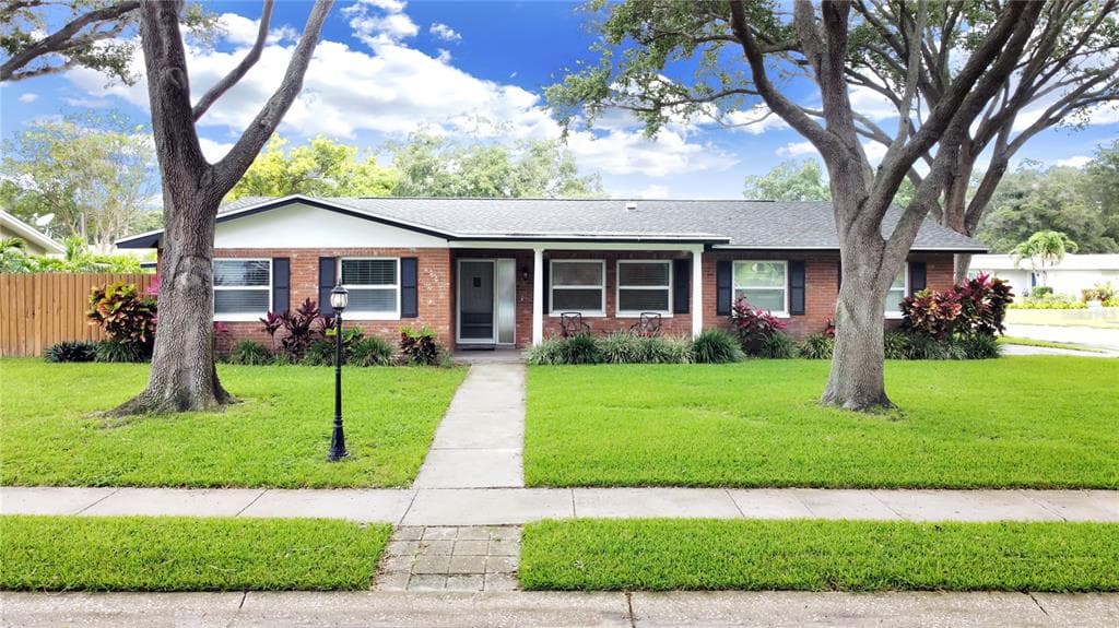 2234 EL DE ORO DRIVE CLEARWATER, FL 33764