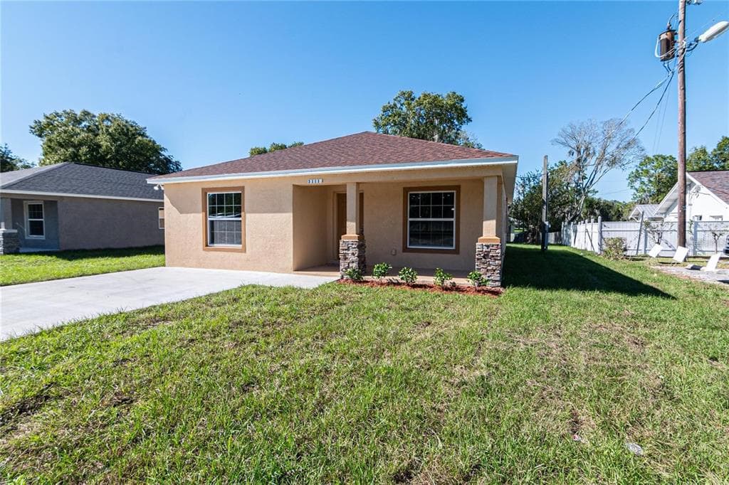 917 E LAURA STREET PLANT CITY, FL 33563
