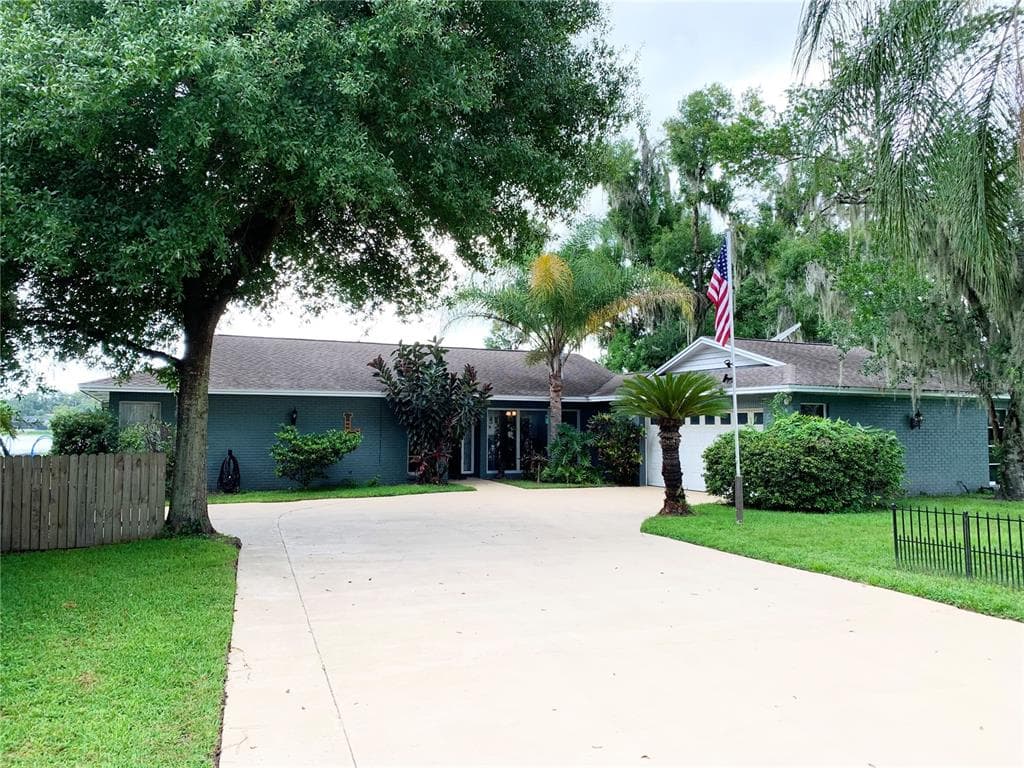 3749 LAKE BREEZE DRIVE LAND O LAKES, FL 34639