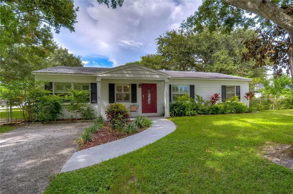4705 W BAY VIEW AVENUE TAMPA, FL 33611