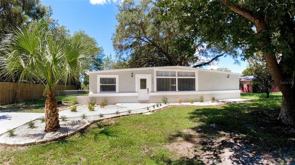1516 68TH AVENUE N ST PETERSBURG, FL 33702