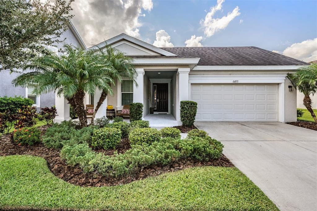 6811 PARK STRAND DRIVE APOLLO BEACH, FL 33572