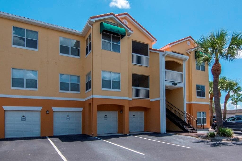 10764 70TH AVENUE UNIT 5106 SEMINOLE, FL 33772