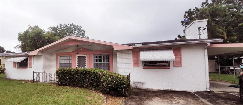 2051 CALUSA TRAIL HOLIDAY, FL 34690