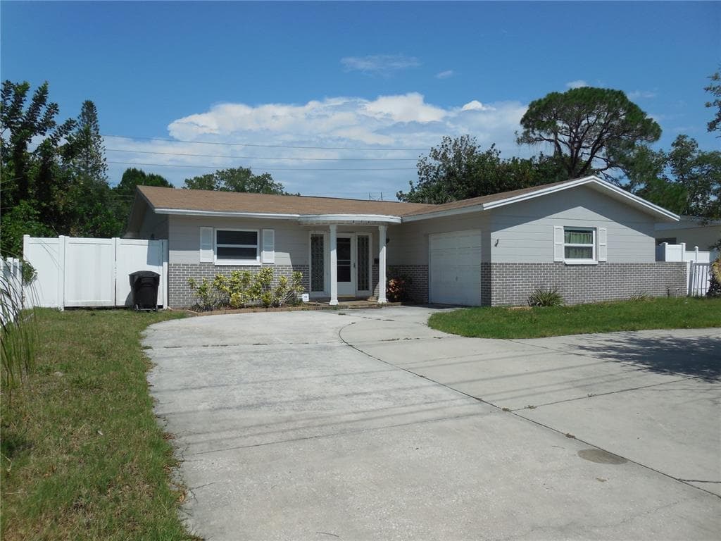 5723 1ST STREET NE ST PETERSBURG, FL 33703