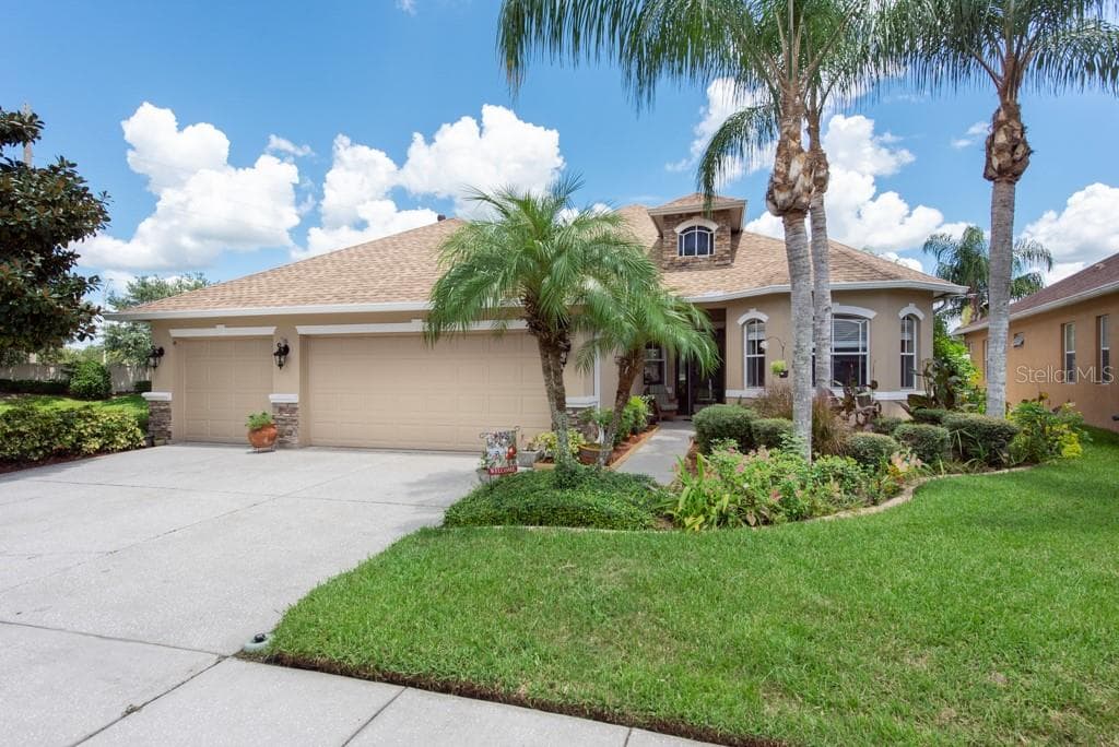 2404 SHIRECREST COVE WAY LUTZ, FL 33558