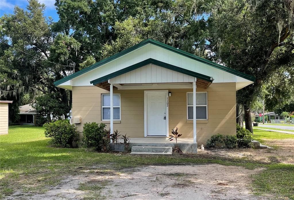 1102 W BALL STREET PLANT CITY, FL 33563