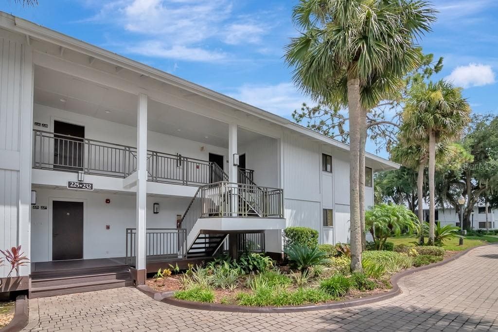 4766 FOX HUNT DRIVE UNIT 229/231 WESLEY CHAPEL, FL 33543