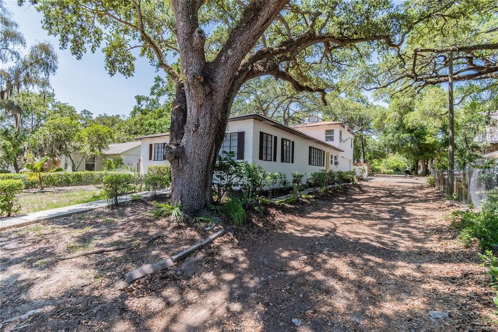 2219 24TH AVENUE S UNIT 3 ST PETERSBURG, FL 33712