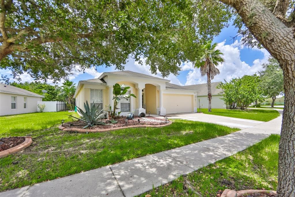 11631 TROPICAL ISLE LANE RIVERVIEW, FL 33579