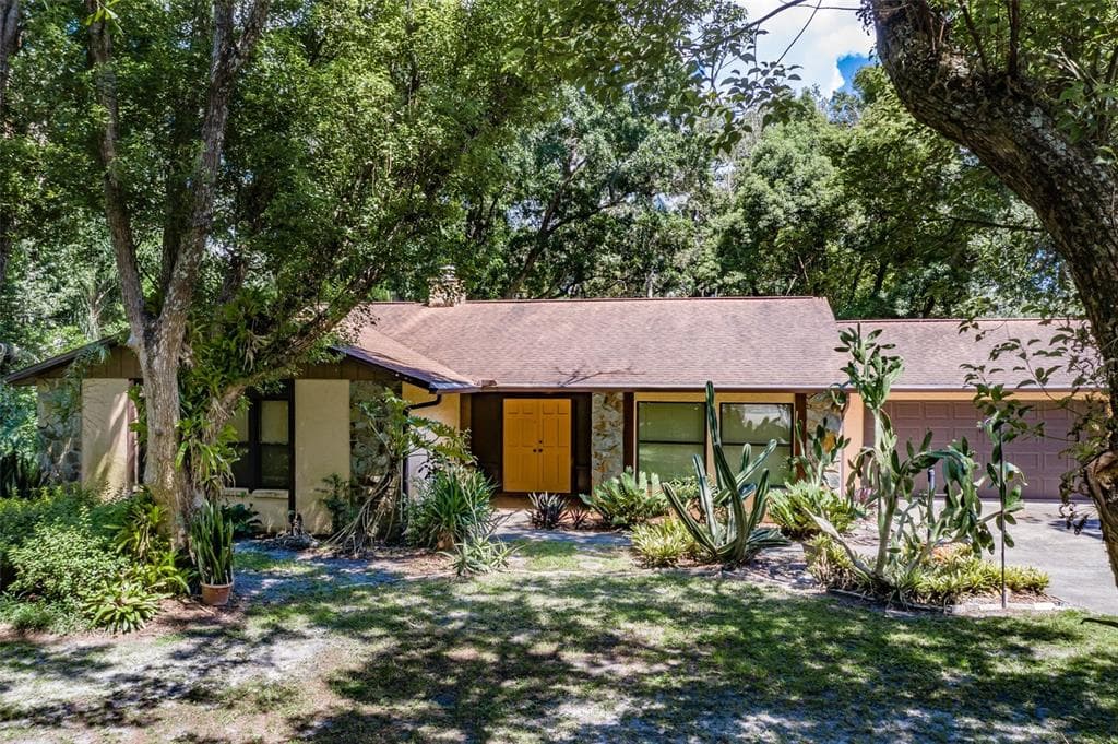 12305 N OREGON AVENUE TAMPA, FL 33612