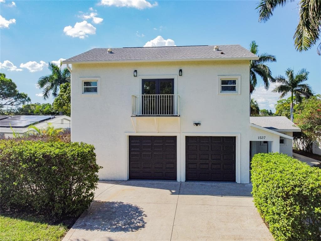 1537 CARSON NE CIR
