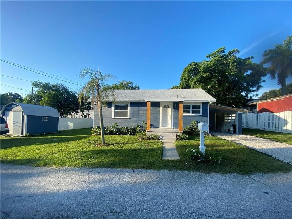 10562 LAKE DRIVE SEMINOLE, FL 33772