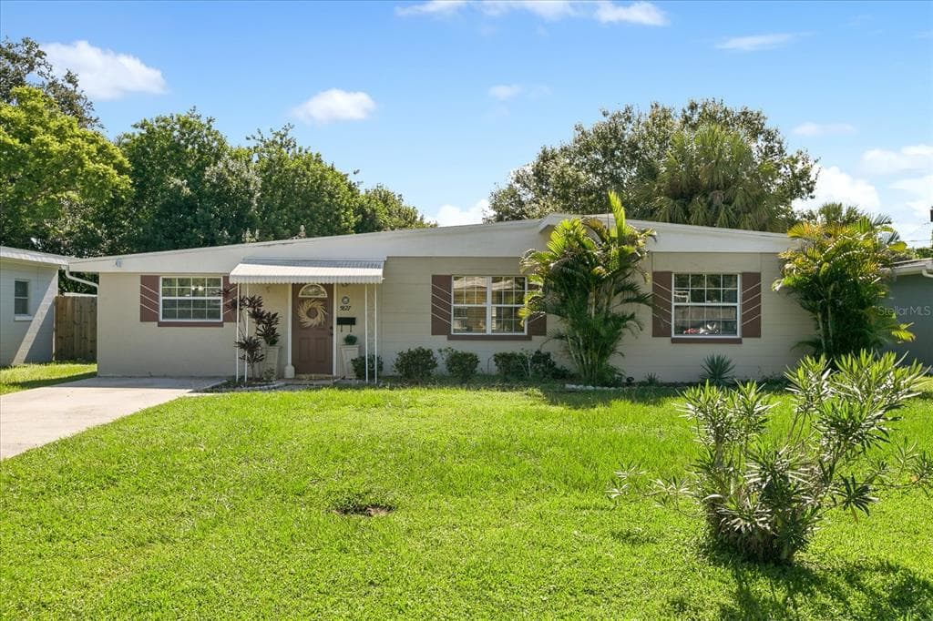 5827 10TH STREET N ST PETERSBURG, FL 33703