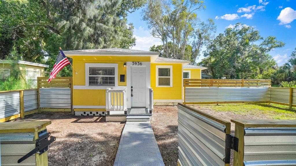 3936 9TH AVENUE S ST PETERSBURG, FL 33711