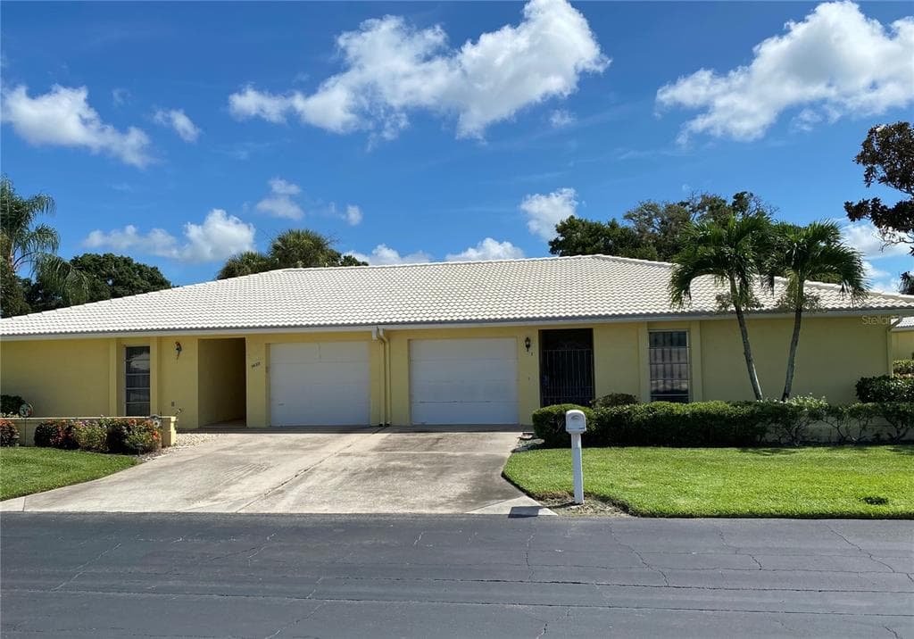 3651 AMESBURY LANE UNIT 5602 SARASOTA, FL 34232