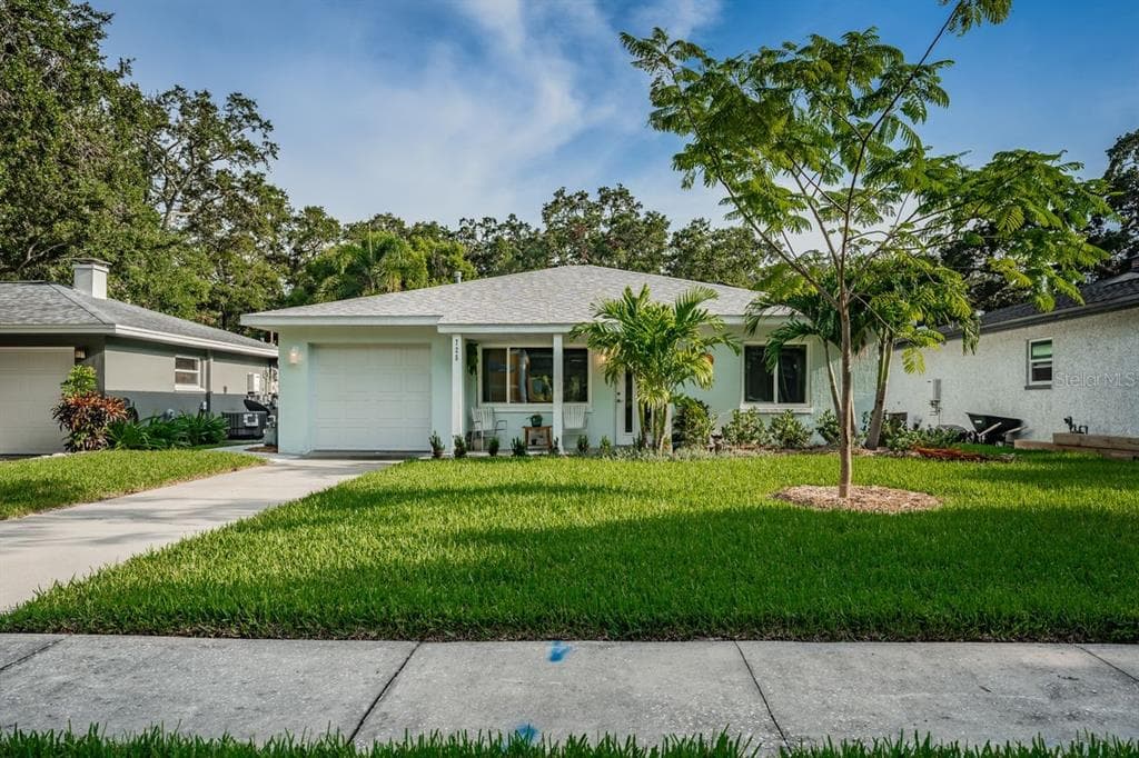 725 WOOD STREET DUNEDIN, FL 34698