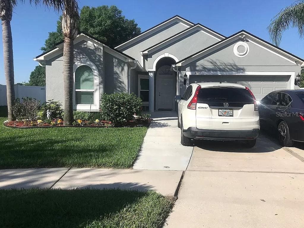 8512 CANTERBURY LAKE BOULEVARD TAMPA, FL 33619