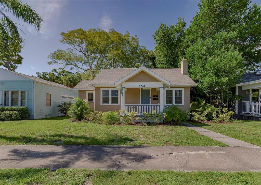 2042 BURLINGTON AVENUE N ST PETERSBURG, FL 33713