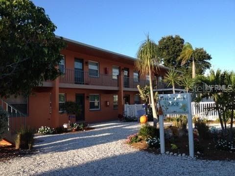 2308 1ST STREET UNIT 4 INDIAN ROCKS BEACH, FL 33785