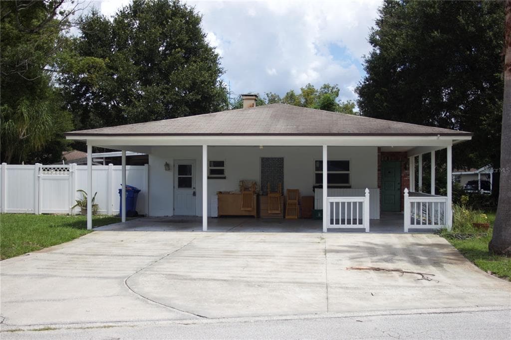 905 RALKELL ROAD TAMPA, FL 33612