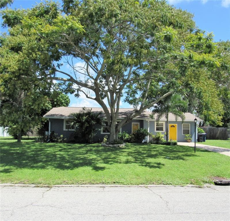 4427 56TH AVENUE DRIVE E BRADENTON, FL 34203