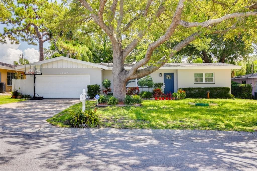 1105 OAKVIEW AVENUE CLEARWATER, FL 33756