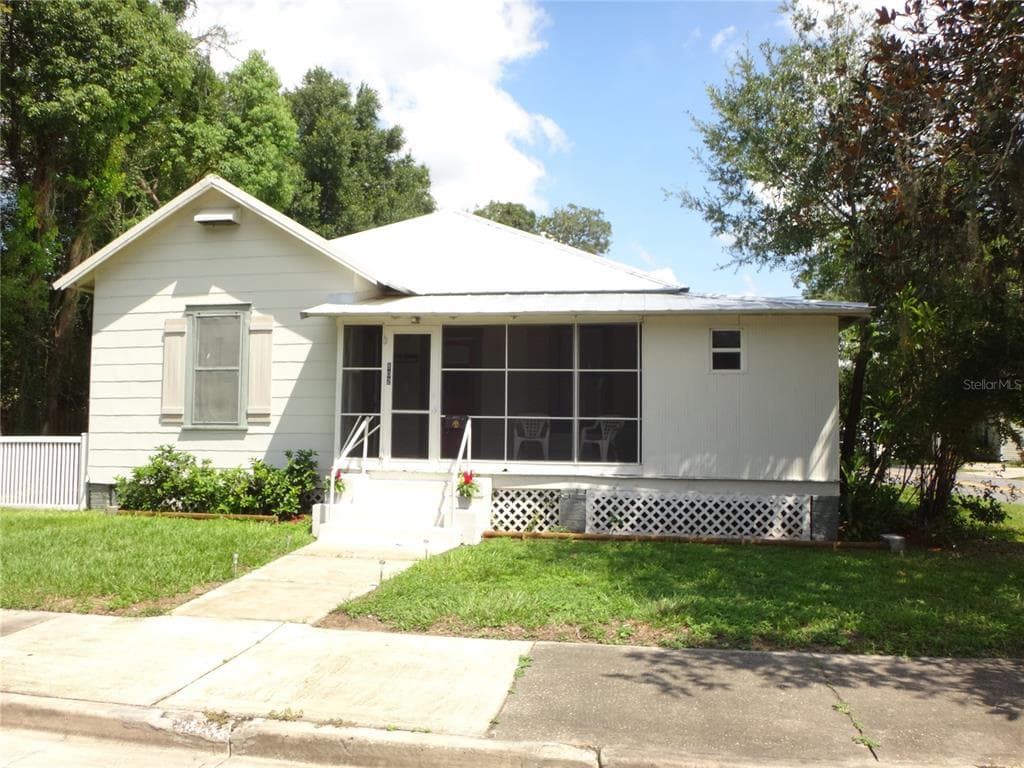 802 W MCLENDON STREET PLANT CITY, FL 33563