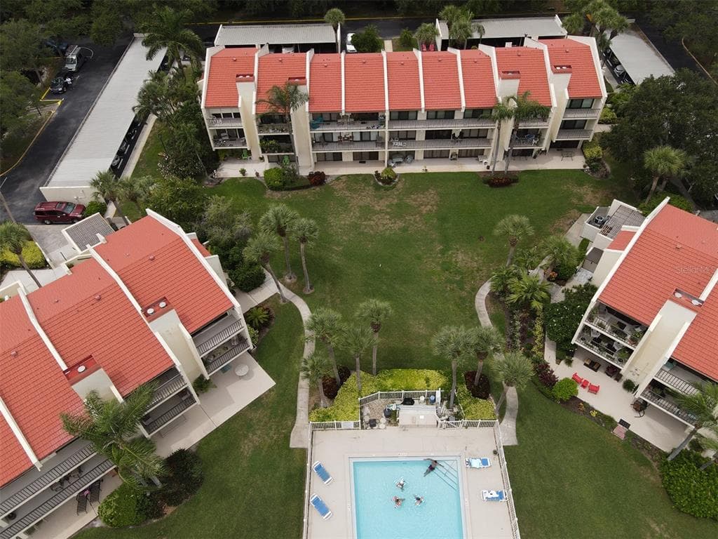 7510 SUNSHINE SKYWAY LANE S UNIT T14 ST PETERSBURG, FL 33711