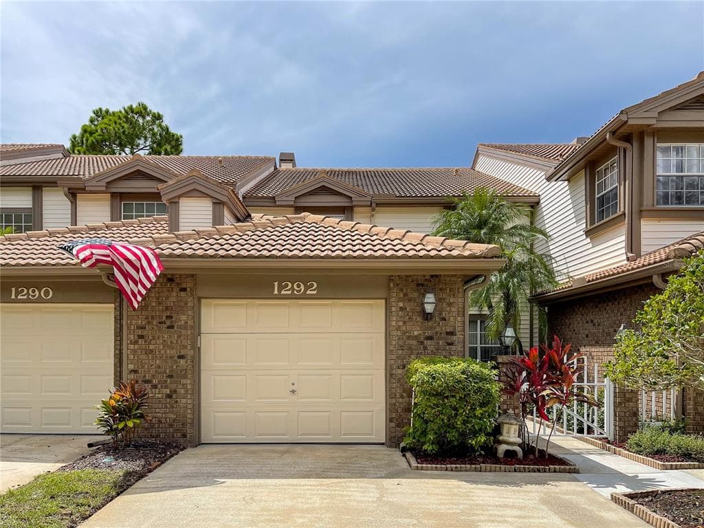 1292 CLAYS TRAIL UNIT 1404 OLDSMAR, FL 34677