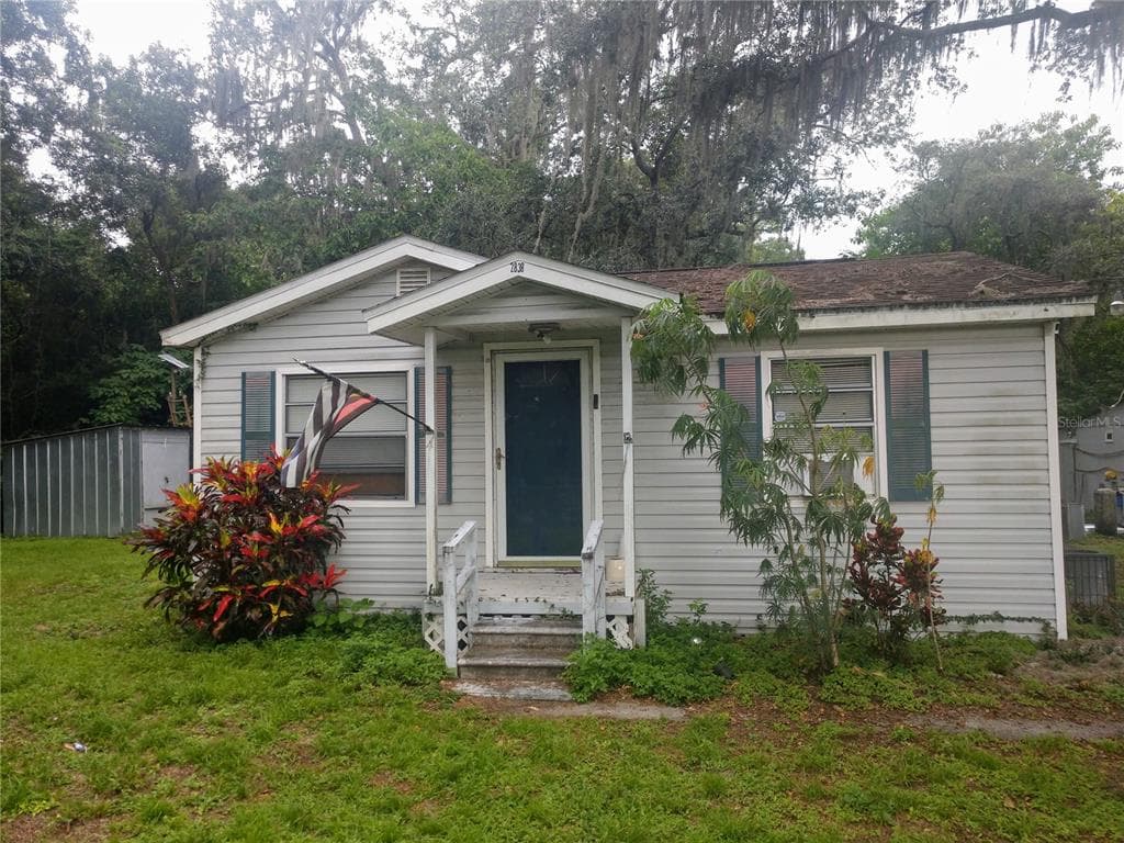 2838 N VALRICO ROAD SEFFNER, FL 33584