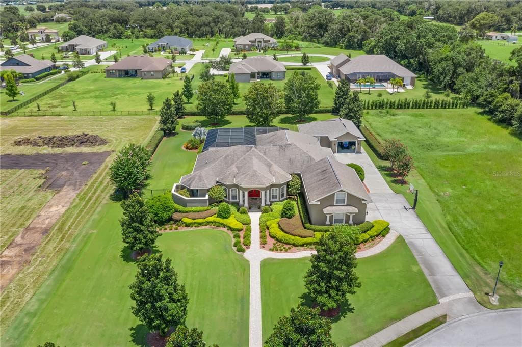 10922 BROOKSNEST COURT LITHIA, FL 33547