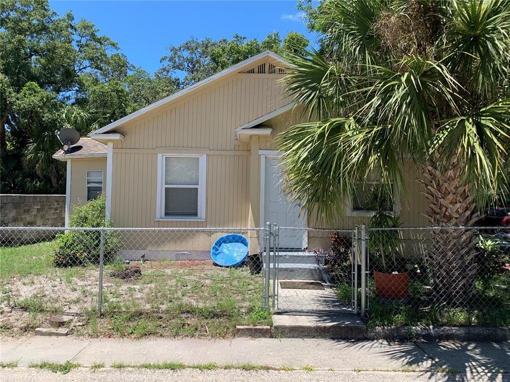 2005 AUBURN STREET S ST PETERSBURG, FL 33712