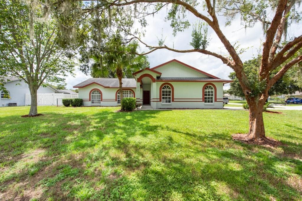 2512 JENNIFER DRIVE LAKELAND, FL 33810