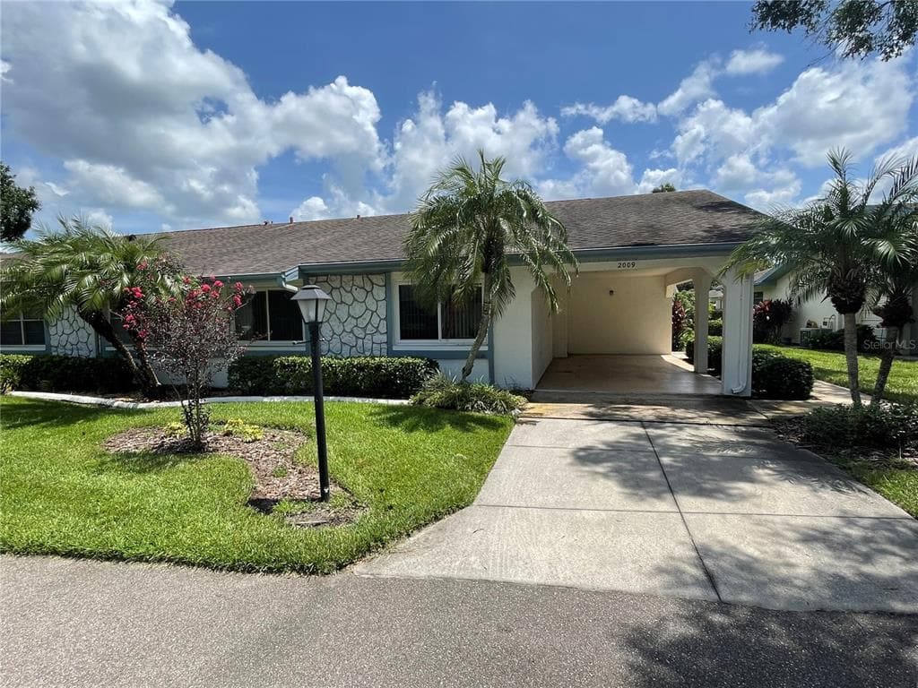 2009 HEATHFIELD CIRCLE UNIT 243 SUN CITY CENTER, FL 33573