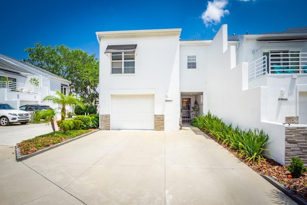 2967 W KNIGHTS AVENUE TAMPA, FL 33611