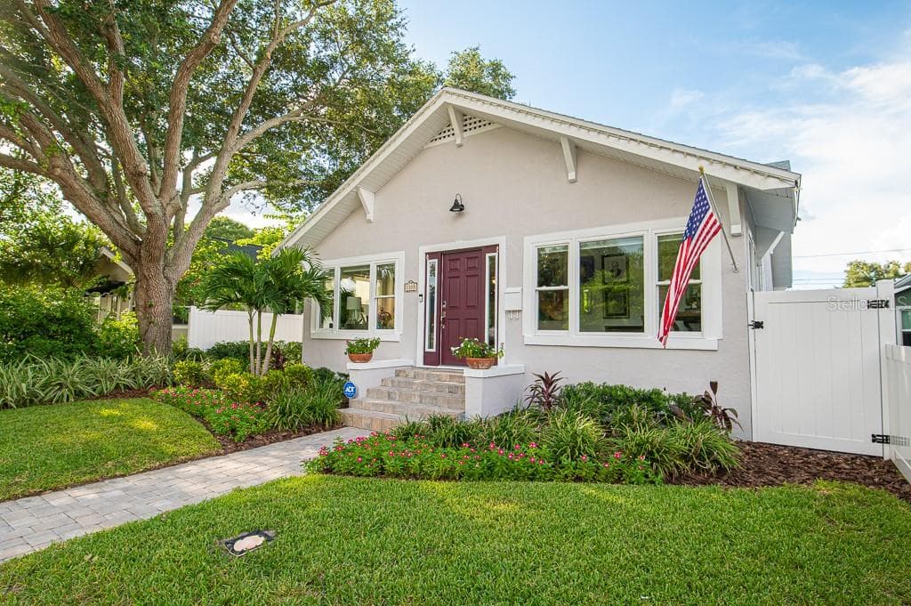 1305 34TH AVENUE N ST PETERSBURG, FL 33704
