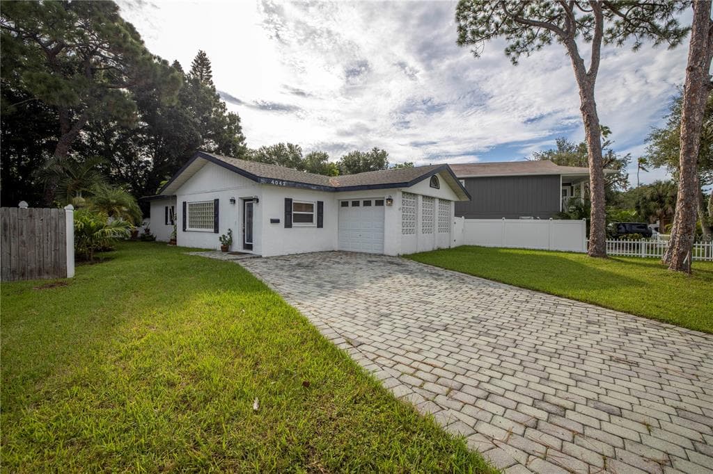 4043 SHORE ACRES BOULEVARD NE ST PETERSBURG, FL 33703