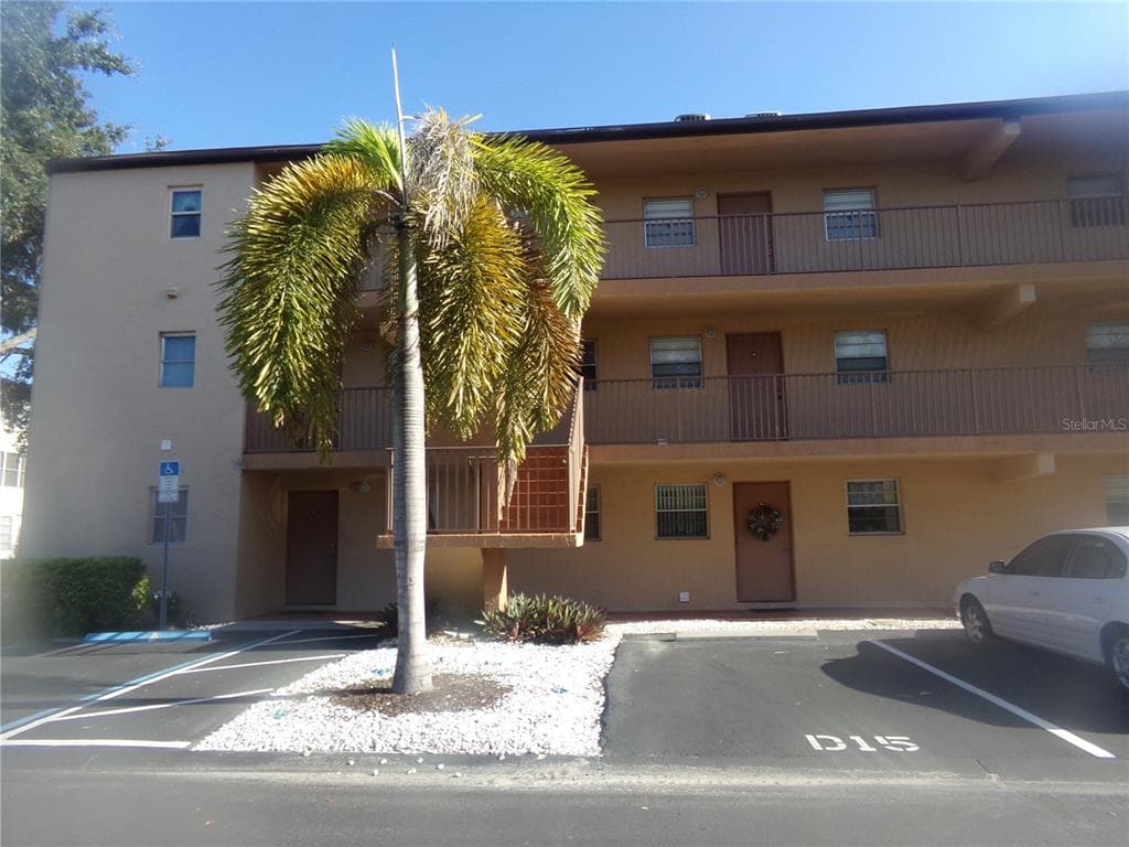 4600 98TH WAY N UNIT 102 ST PETERSBURG, FL 33708