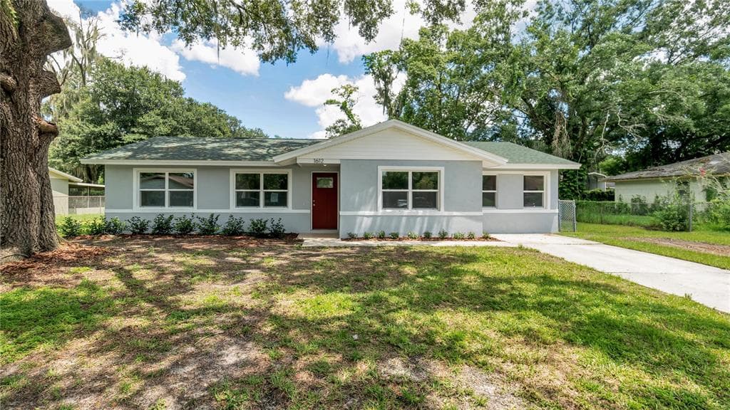 1612 MCLEOD DRIVE PLANT CITY, FL 33563