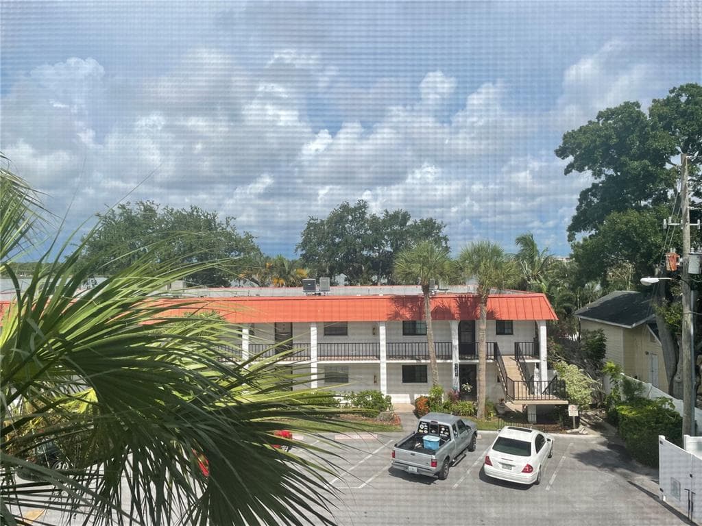 10510 77TH TERRACE UNIT 329 SEMINOLE, FL 33772