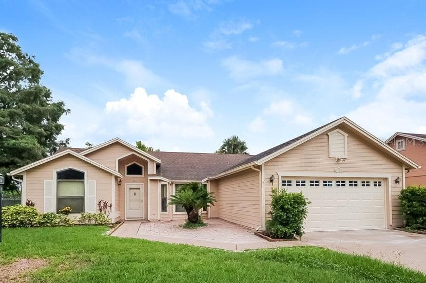 2613 BIRCHWOOD AVENUE KISSIMMEE, FL 34744
