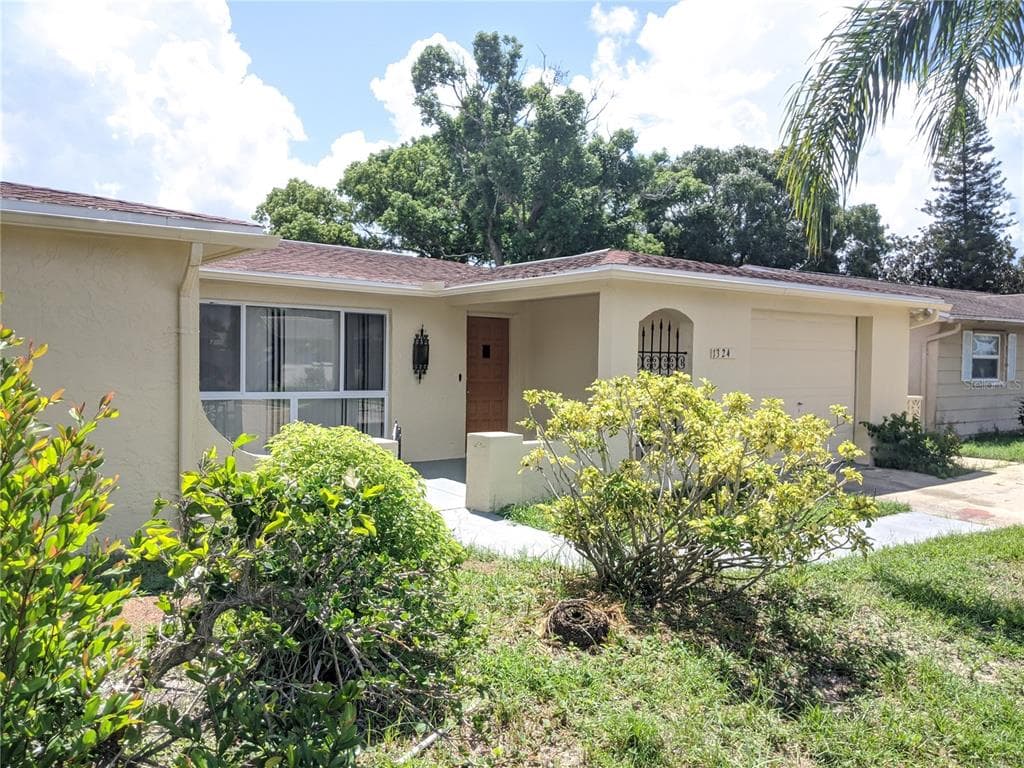 1324 VIKING DRIVE HOLIDAY, FL 34691