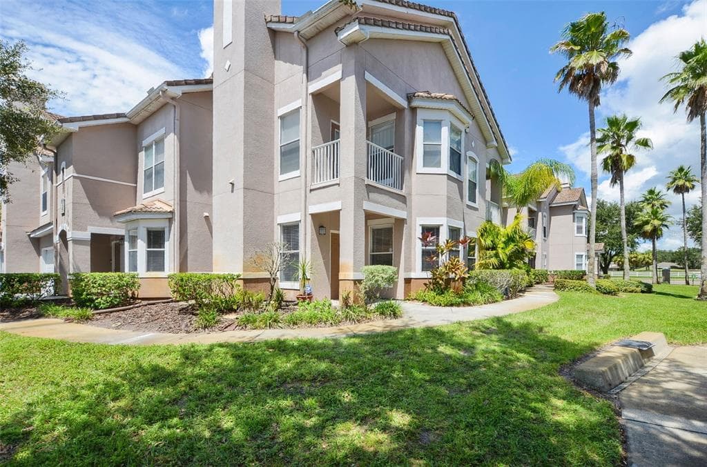 18062 VILLA CREEK DRIVE UNIT 18062 TAMPA, FL 33647