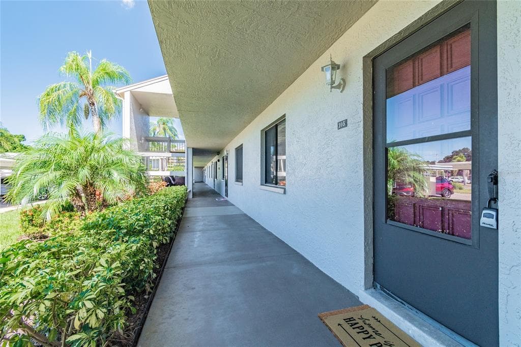 105 NANCY DRIVE UNIT 105 OLDSMAR, FL 34677