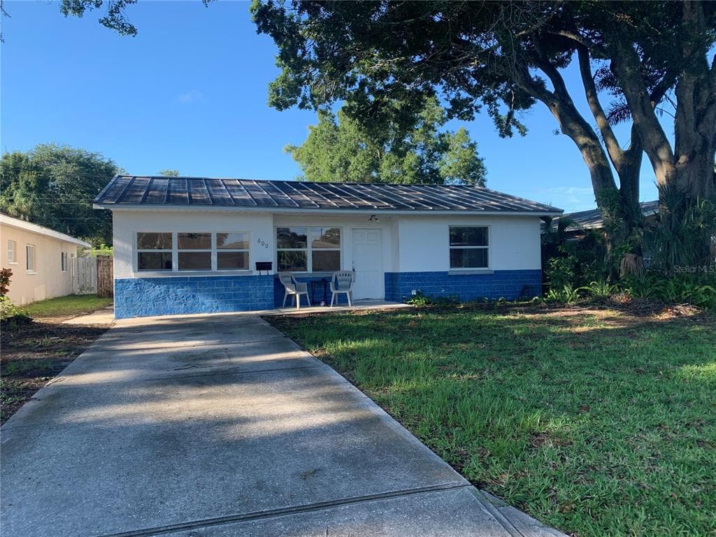 600 74TH AVENUE N ST PETERSBURG, FL 33702